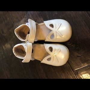 Livie and luca petals, VGUC